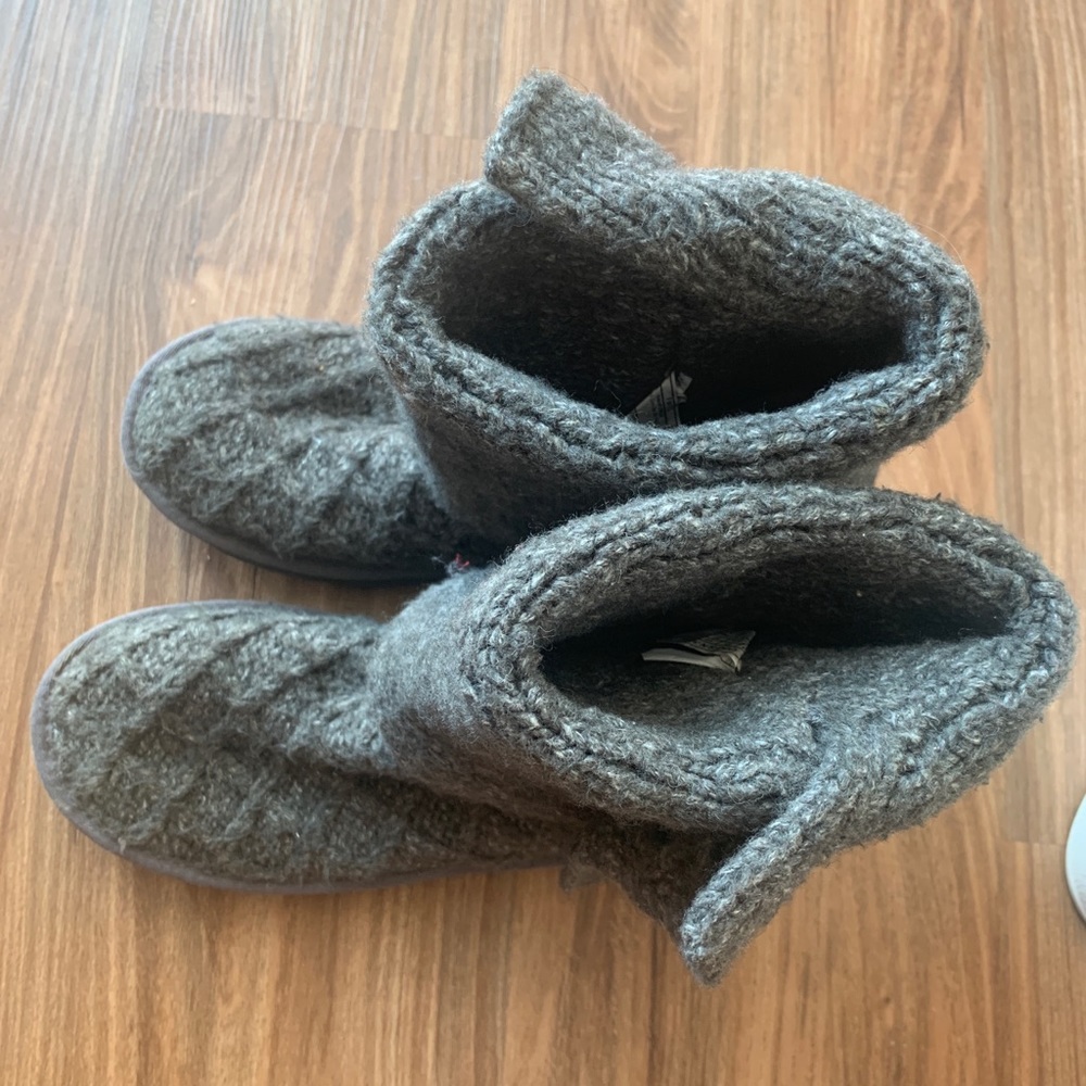 Ugg Lattice Cardy Boot - Gray Size 6 - image 4